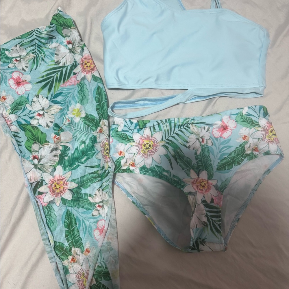 NWOT Floral Bikini Set with Light Blue Top